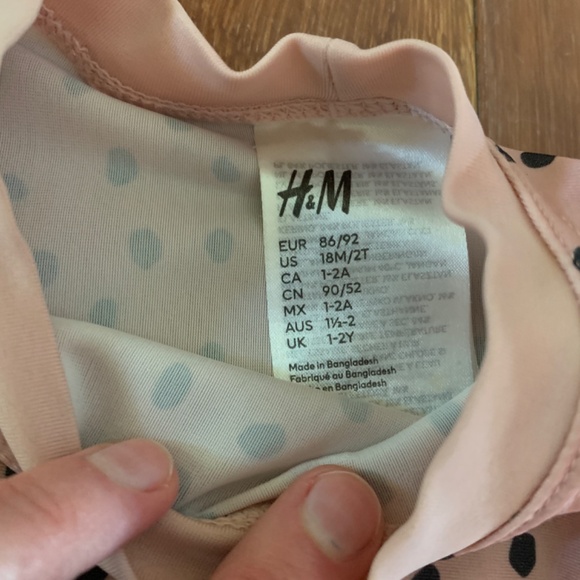 H&M Baby Girls Long Sleeve Pink Black Polka Dot 2 Piece Swim Rashguard - Picture 2 of 5